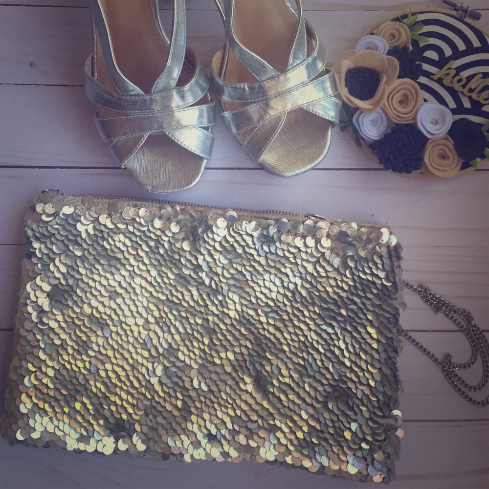 Clutch/crossbody silver sequins Spanish brand